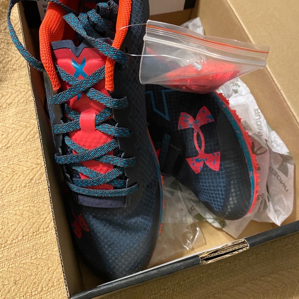 Under Armour Women’s Cross Country Tennis Shoes - Picture 9 of 9
